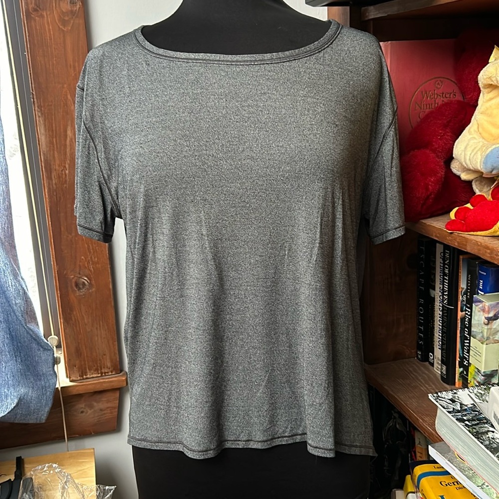 Lululemon scoop neck quick dry flattering top